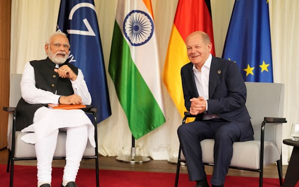 27日の気候変動の討議にはG7首脳のほか招待国のインドなど5つの新興国も参加した（27日、独エルマウ）＝ロイター