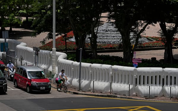 香港の中心部では警備が強化されている（28日）＝AP