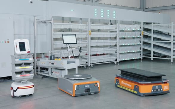 三菱商事は2020年から倉庫ロボットのサブスクリプション型サービスなどを手掛けてきた