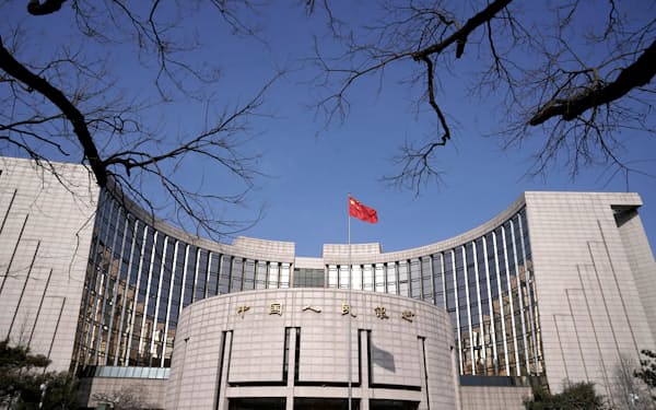 中国人民銀行は不良債権処理を強いられるなどの再編手法を受け入れる余地があるという＝ロイター