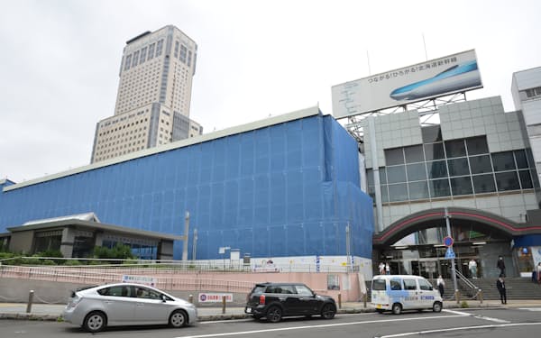 札幌駅では北海道新幹線の延伸開業に向けた工事が進む（6月30日、札幌市）