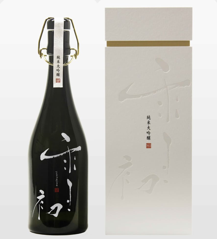 北海道空港（札幌市）が販売するオリジナル日本酒「純米大吟醸　雪初」