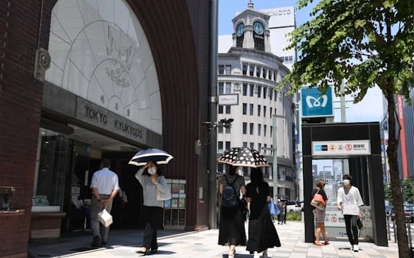 37年連続で路線価日本一となった東京・銀座の「鳩居堂」前（東京都中央区）