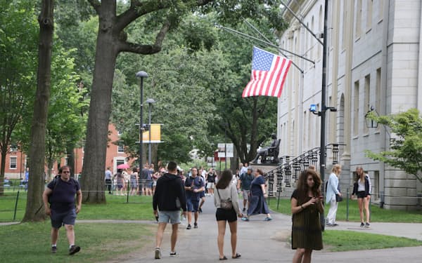 業務に関連が高い留学では、企業側が費用負担すべきと判断されることが多い(米マサチューセッツ州のハーバード大学のキャンパス)