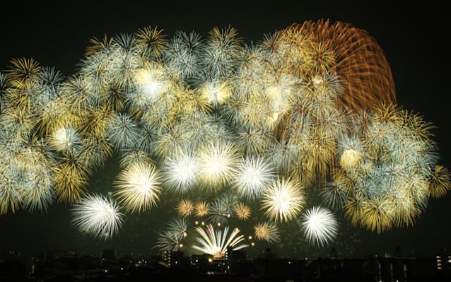 中部で3年ぶり花火大会 感染対策を工夫 資金に不安も 日本経済新聞 中部で3年ぶり花火大会 感染対策を工夫 資金に不安も 日本経済新聞