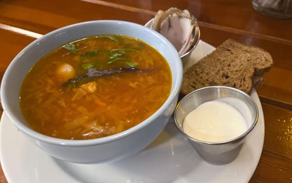 　ウクライナ伝統のスープ、ボルシチ＝1日、キーウ（共同）