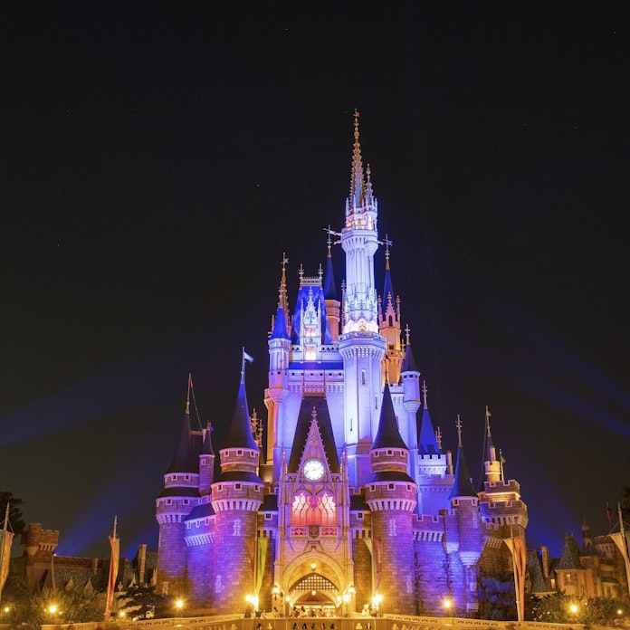 東京ディズニー 夕方入園の低価格チケット 2年半ぶり 日本経済新聞 東京ディズニー 夕方入園の低価格チケット 2年半ぶり 日本経済新聞