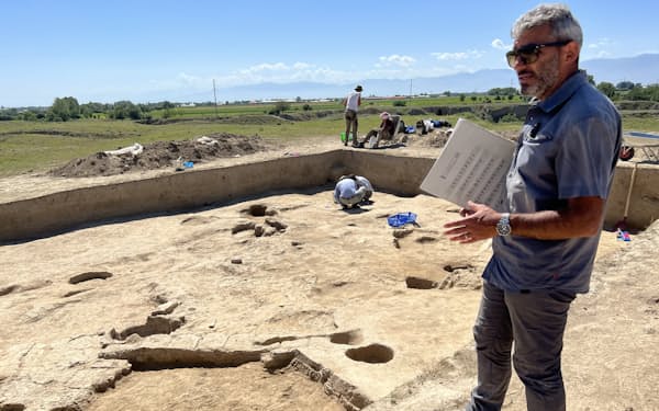 カフィルカラ遺跡で調査を進めるボローニャ大学の研究者