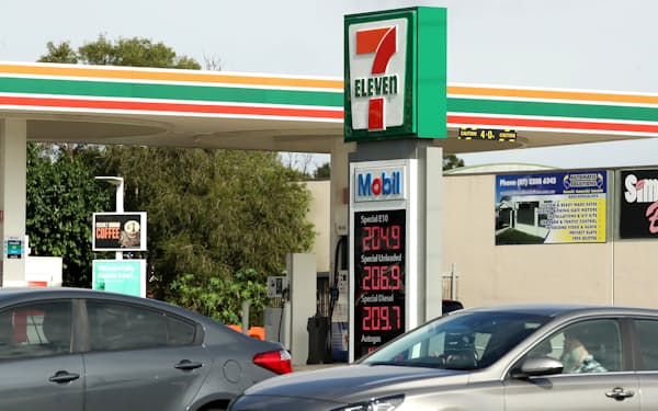 ガソリン価格などが上昇している（５月、ブリスベン）＝AAP