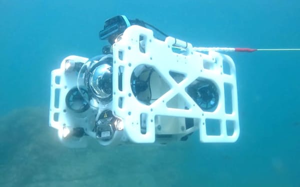 九州電力では水中撮影ができるドローンを導入し、海底設備の点検なども請け負う