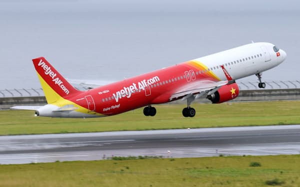 中部空港 コロナ後初 海外航空が就航 ベトナム線 日本経済新聞 中部空港 コロナ後初 海外航空が就航 ベトナム線 日本経済新聞