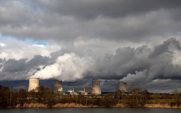 原子力発電は運転中に温暖化ガスを排出しない（フランスの原子力発電所）＝ロイター