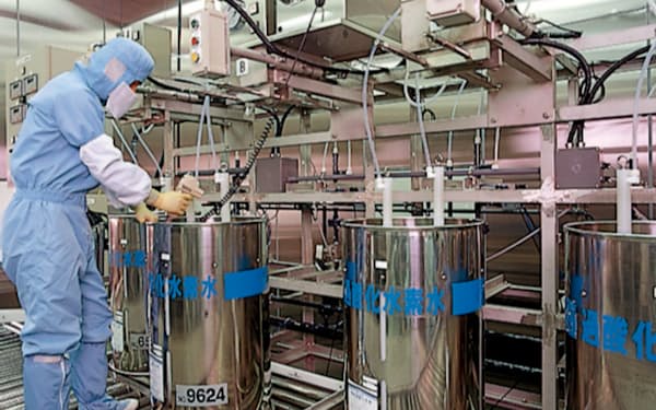 三菱ガス化学は半導体の洗浄液などに使う「超純過酸化水素」で世界シェア首位