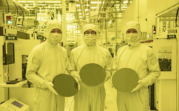 サムスンはTSMCに先駆けて最先端の3ナノ半導体の量産を発表した（華城工場）