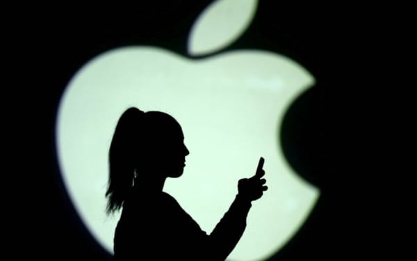 アップルは新機能の欠陥を発見した研究者に最高200万ドルの報奨金を払う＝ロイター
