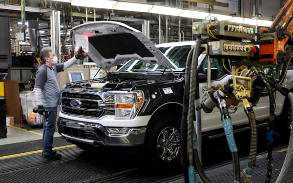 米製造業の投資減退リスクが高まっている（フォード・モーターのミシガン州の工場）＝ロイター