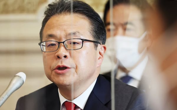 記者会見する自民党の世耕弘成参院幹事長(20日、国会内)