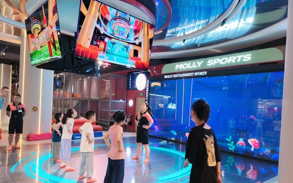 武漢市の児童遊育施設にあるデジタルステージ