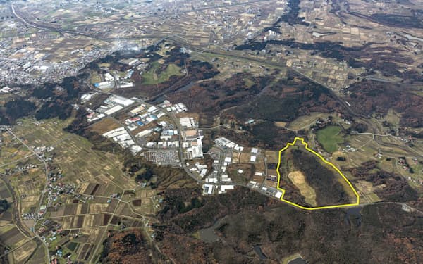 岩手県奥州市が整備を進めている新工業団地「江刺フロンティアパークⅡ」（黄色い線で囲んだ部分）