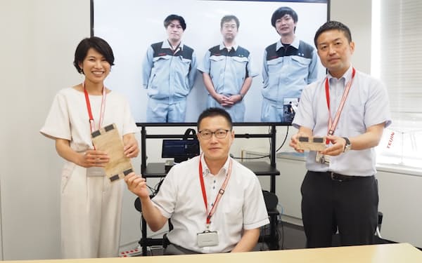 「LIVELY WOOD」の採用拡大を目指す（手前左から）稲垣さん、西川さん、藤井さん（画面左から）松尾さん、長瀬さん、佐藤さん