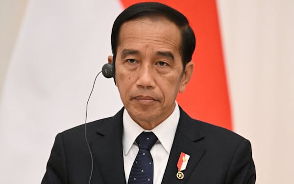 インドネシアのジョコ大統領は11月のG20サミット開催に向けた首脳間の調整を続ける（6月30日、モスクワ）＝ロイター
