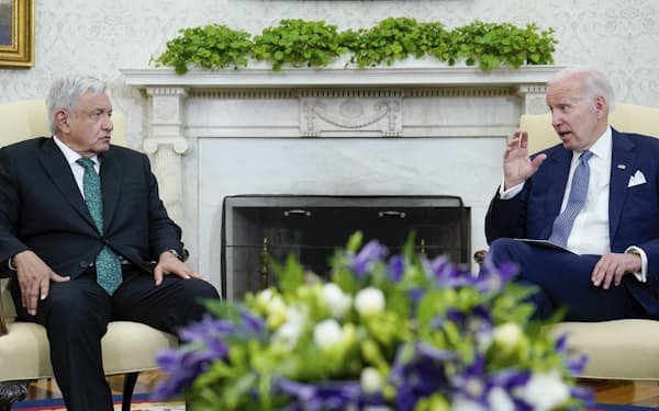 バイデン米大統領はメキシコのロペスオブラドール大統領とホワイトハウスで会談した（12日）＝ＡＰ