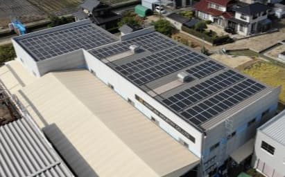 両社は顧客の太陽光発電設備の余剰電力などをグループ内の別施設に融通するサービスで手を組む（写真はウエストＨＤが施工した太陽光発電所）