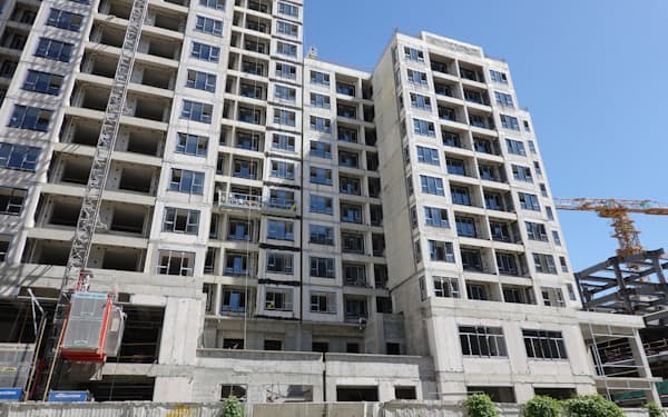 工事の進捗遅れを理由に購入者が住宅ローン返済の停止を表明した北京市のマンション