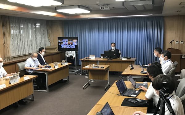 第７波の対応を協議した埼玉県のコロナ専門家会議（19日、埼玉県庁）