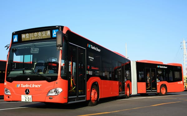 神奈川中央交通と横浜市は連節バスを導入し、運行の効率化を目指す