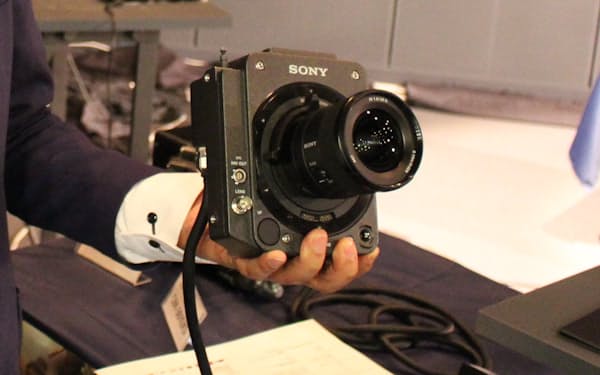 映画「トップガン　マーヴェリック」の撮影にも使われた映画撮影用カメラ「ＶＥＮＩＣＥ」（小型仕様）