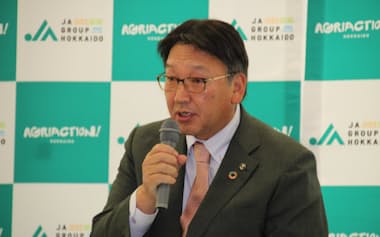 ホクレンの徳田副会長は、ケーキやおせち製造で鶏卵需要が高まり価格も高水準が続くとした(17日、札幌市)