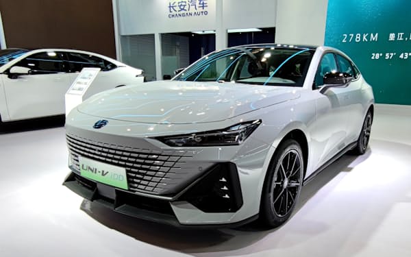 重慶長安汽車が発売した新エネルギー車（７月、重慶市）