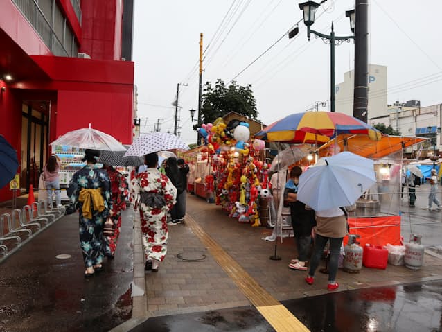 函館港まつり 3年ぶり再開 コロナ対策で露店3割減 日本経済新聞 函館港まつり 3年ぶり再開 コロナ対策で露店3割減 日本経済新聞