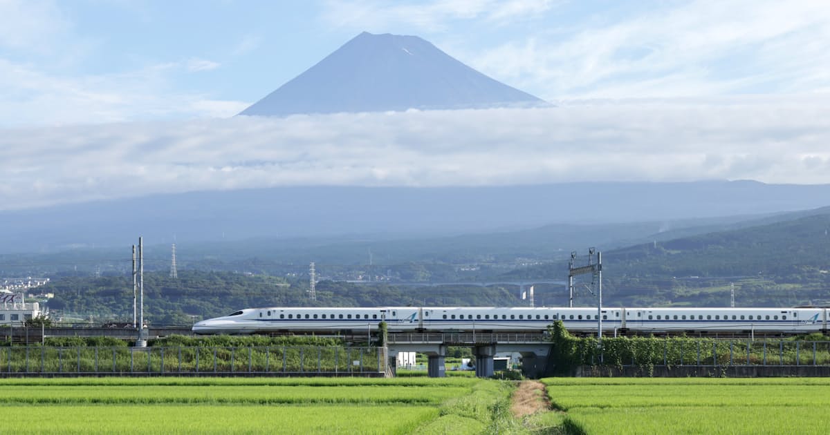 新幹線 車窓の絶景 富士山や立山連峰に続く名所は 日本経済新聞 新幹線 車窓の絶景 富士山や立山連峰に続く名所は 日本経済新聞