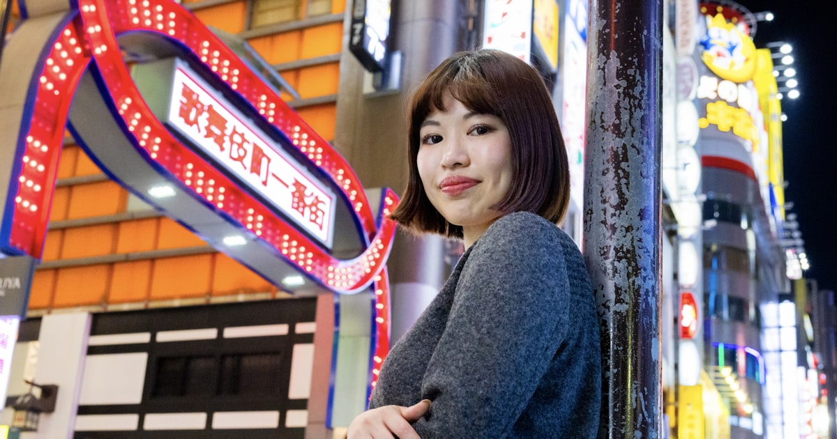 歌舞伎町ホストはAIに語りかける 人は感情労働から解放されるか - 日本経済新聞