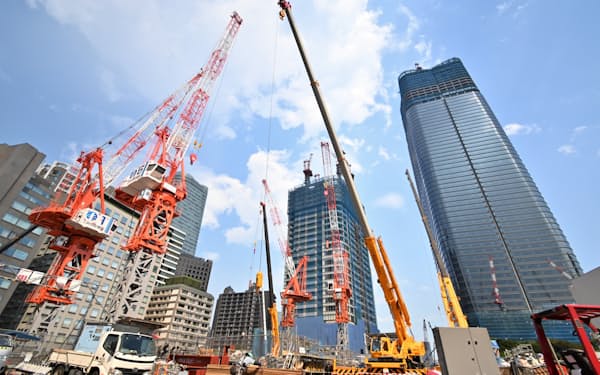 東京都心では再開発に伴う不動産投資が相次いでいる（3日、東京都港区）
