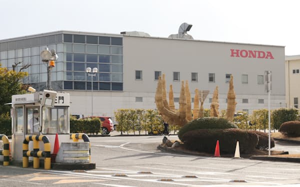 ホンダ 8月に鈴鹿工場で3割減産 半導体不足など続く 日本経済新聞 ホンダ 8月に鈴鹿工場で3割減産 半導体不足など続く 日本経済新聞