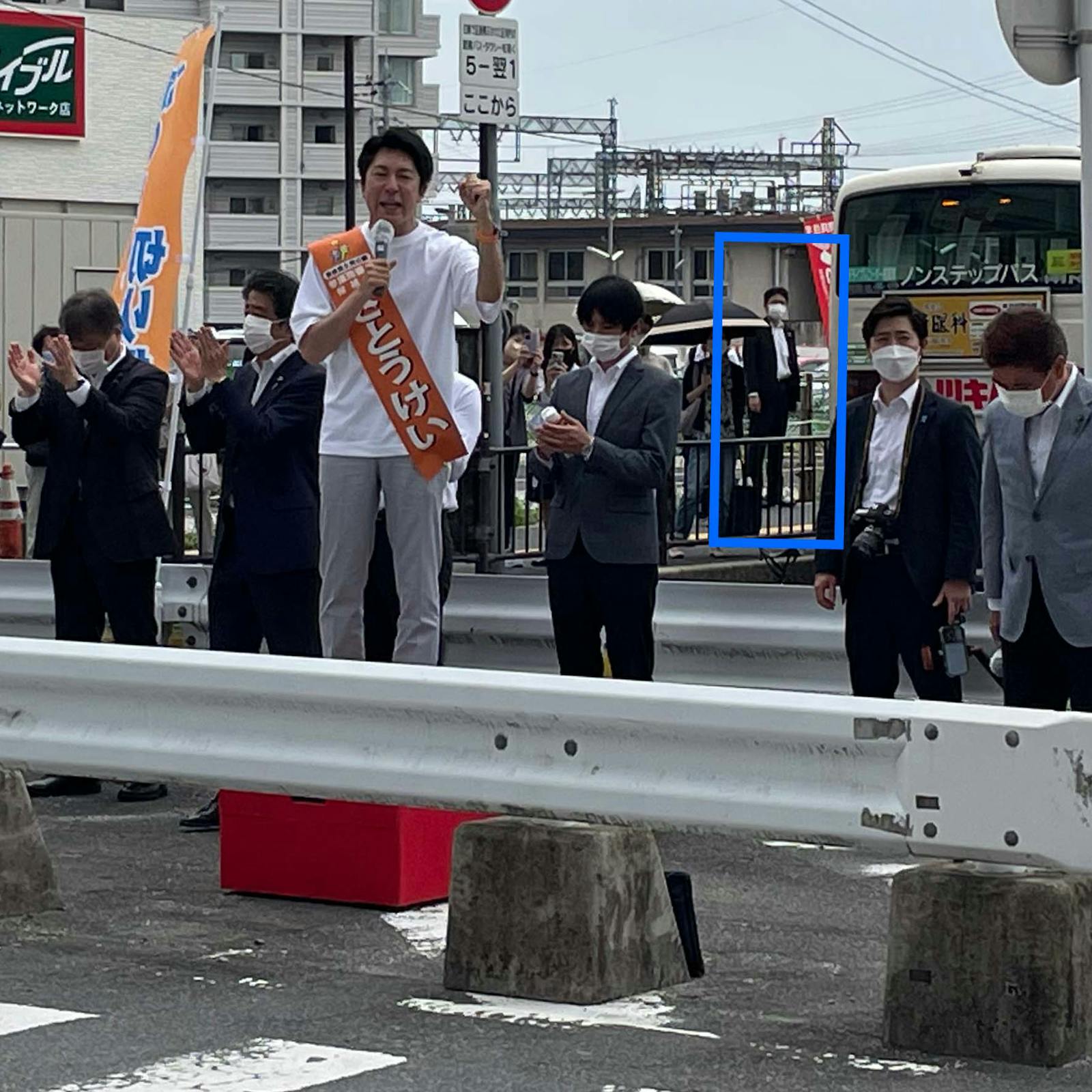 突かれた1回の隙 奈良だけが警備手薄に 安倍元首相銃撃1カ月 日本経済新聞 突かれた1回の隙 奈良だけが警備手薄に 安倍元首相銃撃1カ月 日本経済新聞