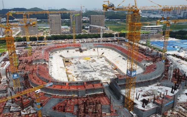 中国恒大集団が建設していたサッカースタジアム（2021年9月、広州市）