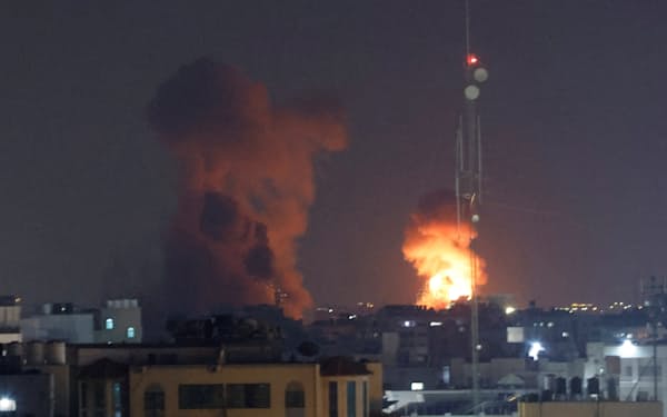 イスラエル軍はパレスチナ自治区ガザを空爆した（5日）＝ロイター