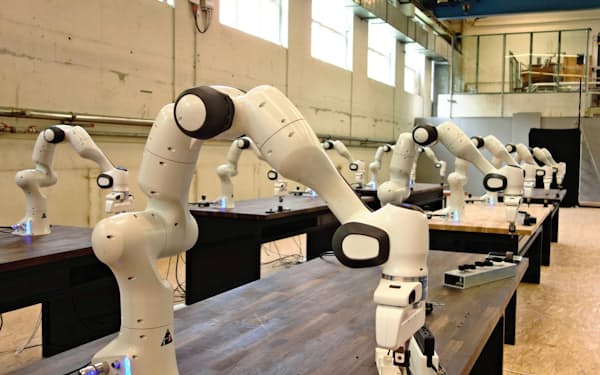 AIが学習し教え合って鍵を開けるロボット(ミュンヘン工科大学MSRM)