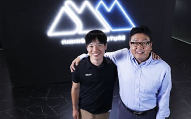 「SOLAMENT(ソラメント)」のプロジェクトに共に取り組んだ石橋氏(左)と東福氏(右)(写真=竹井 俊晴)