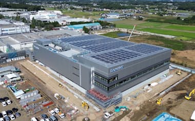 栃木県鹿沼市で建設中のデクセリアルズの新工場(25年10月)