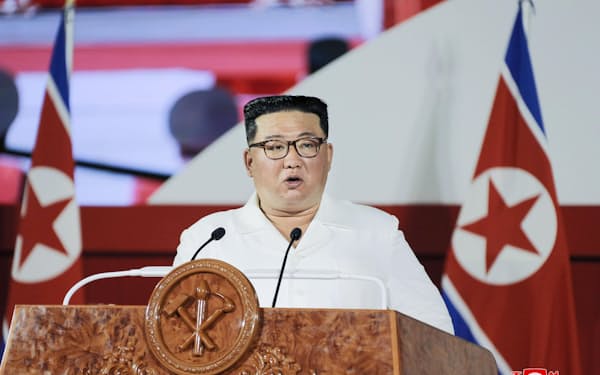 7月、平壌の記念行事で演説する金正恩氏＝朝鮮中央通信・共同