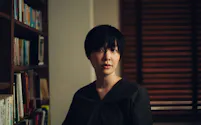もとや・ゆきこ 1979年石川県生まれ。2000年「劇団、本谷有希子」を旗揚げ。戯曲に『幸せ最高ありがとうマジで!』(岸田國士賞)、小説に『嵐のピクニック』(大江賞)、『自分を好きになる方法』(三島賞)、『異類婚姻譚』(芥川賞)など。