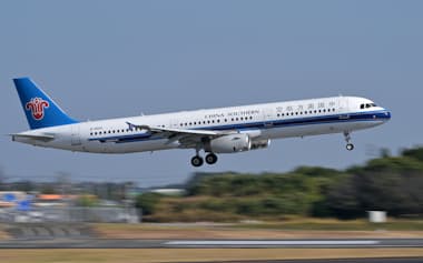 成田空港に着陸する中国南方航空のエアバスA321