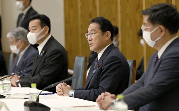 物価動向に関するヒアリングで発言する岸田首相（12日午前、首相官邸）
