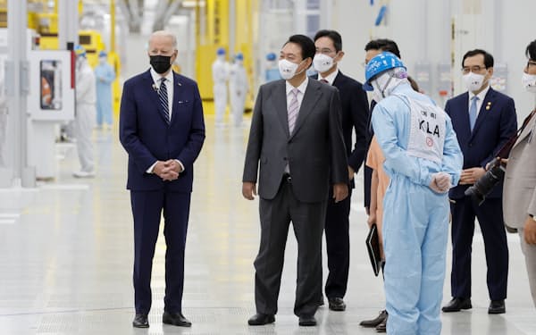 バイデン大統領は訪韓時にサムスンの半導体工場を訪ねた(5月、韓国平沢市)