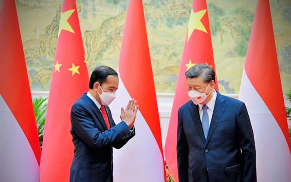 インドネシアのジョコ大統領は中国の習近平国家主席に新首都建設での協力を要請した（7月26日、北京）＝ロイター